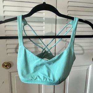 Lululemon sky blue sports bra size 4